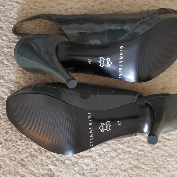 Shoes - Picture 2 of 4